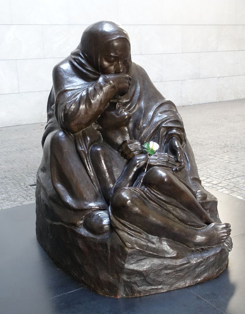 Käthe Kollwitz: Mutter mit totem Sohn | © Rainer Friedrich Meyer